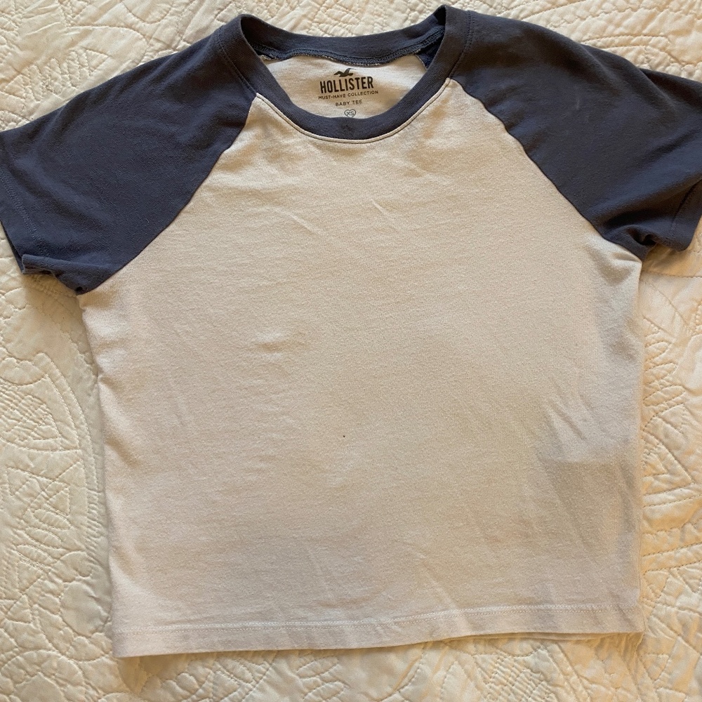 XS Hollister Baby Tee